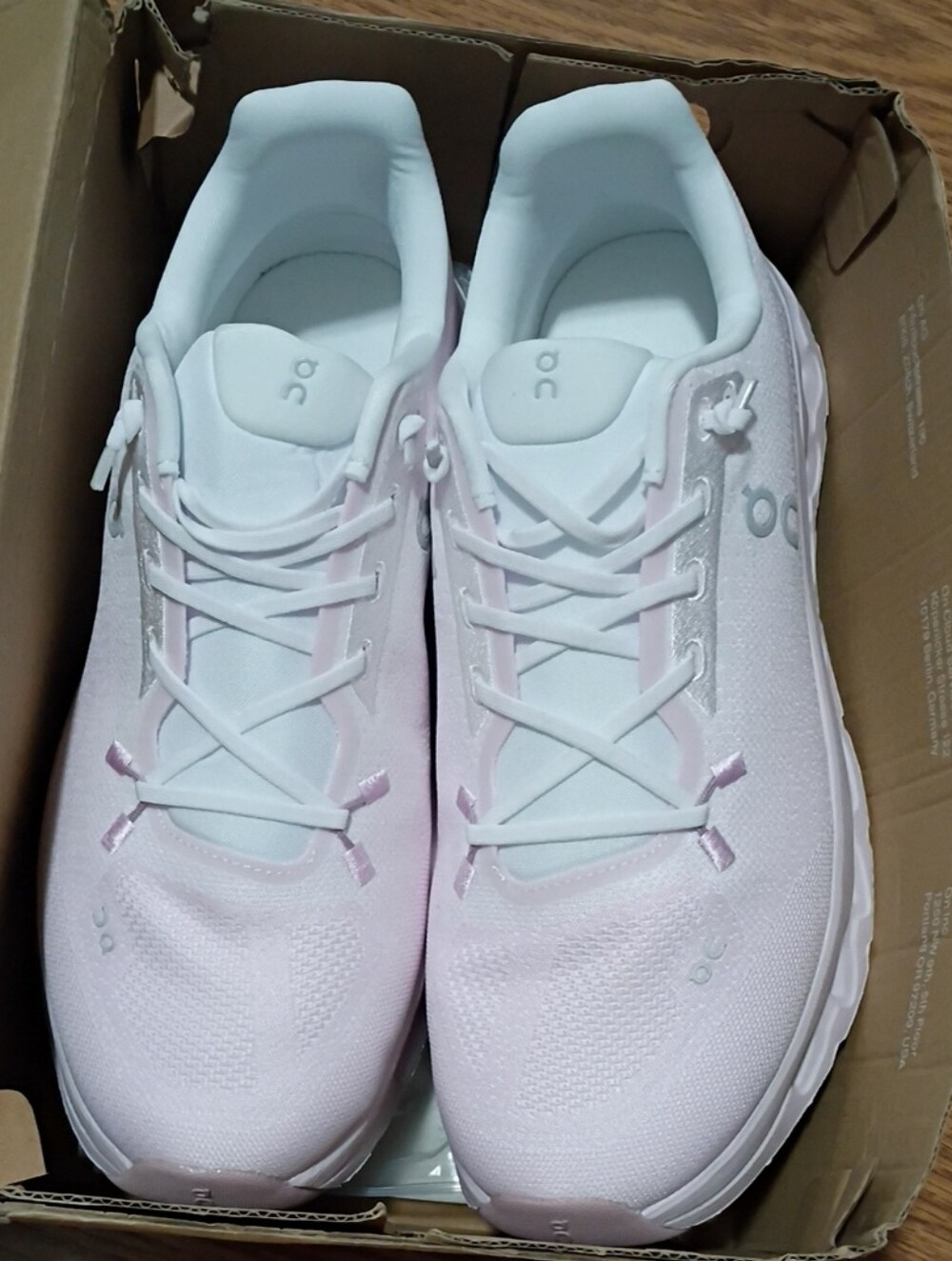 On Cloudtilt Women's Lightweight Running Shoes in Ivory/Orchid Size 9.5